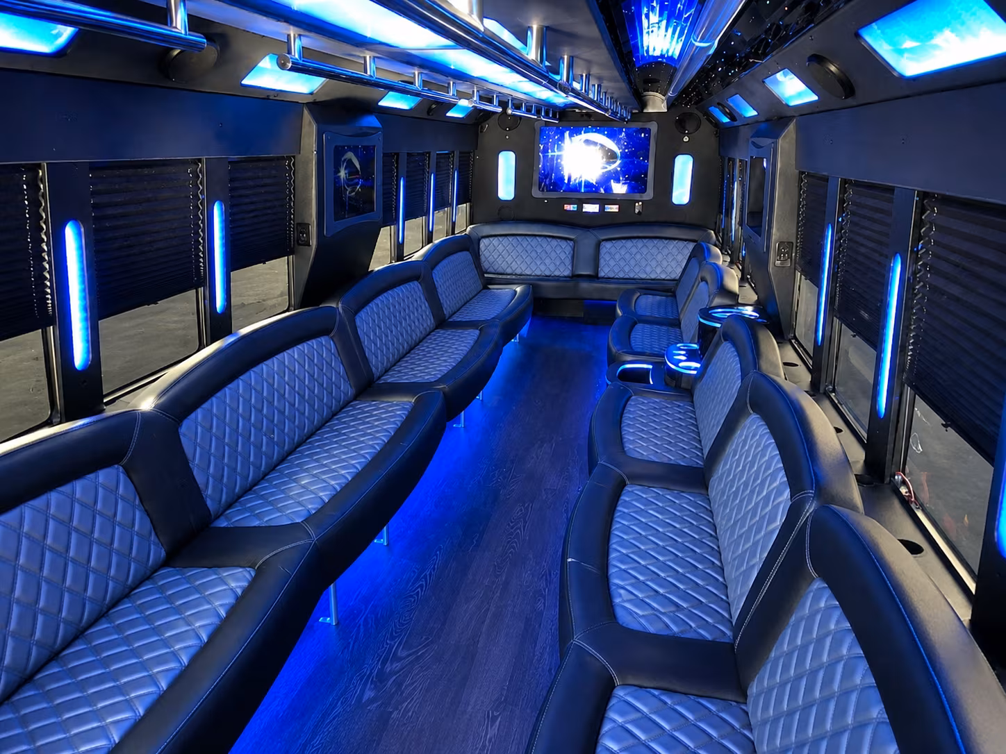 bus rentals for trade show groups heading to the venetian expo and resorts world