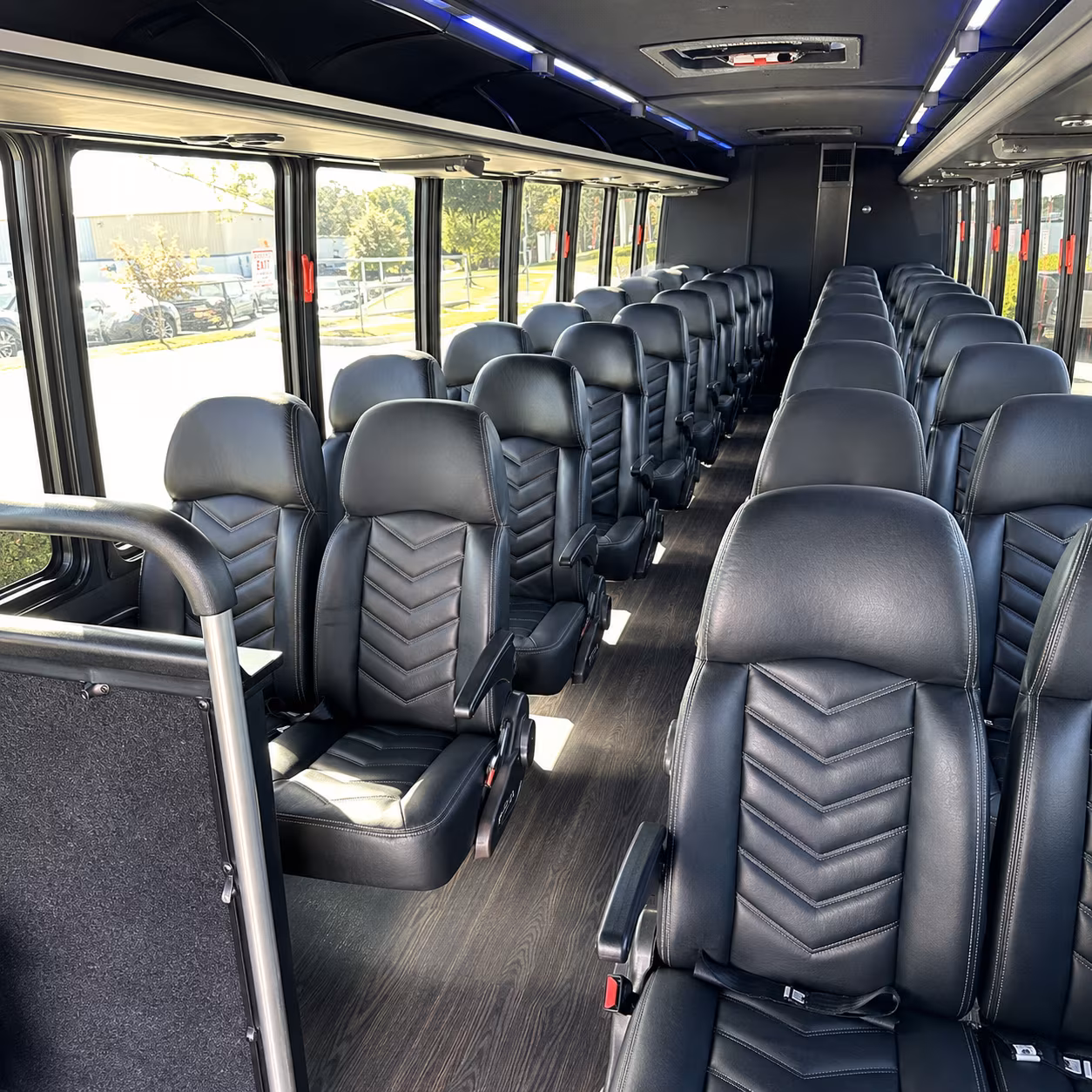 find and book transportation for your next airport transfer 2